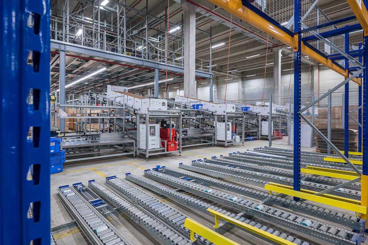 Onze componenten zijn standaard, maar uw sorteersysteem is dat niet. Wij creëren op maat gemaakte systemen die uw productieproces verbeteren.
